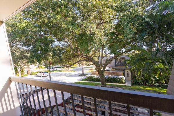 Glenwood Townhomes, 130 1st Ter, Palm Beach Gardens, Florida 33418, image 1