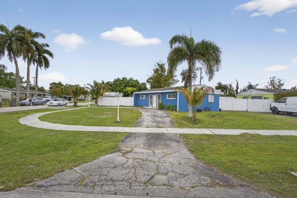Palm Beach Square, 9141 Birmingham Dr, Palm Beach Gardens, Florida 33410, image 3