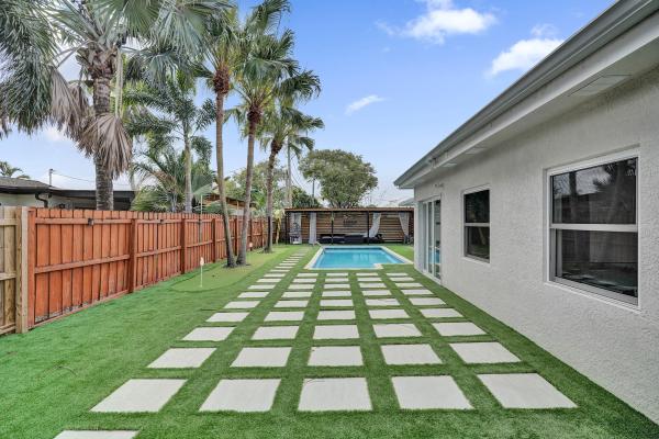 Hypoluxo Village, 3268 Sapphire Rd, Lake Worth Beach, Florida 33462, image 1