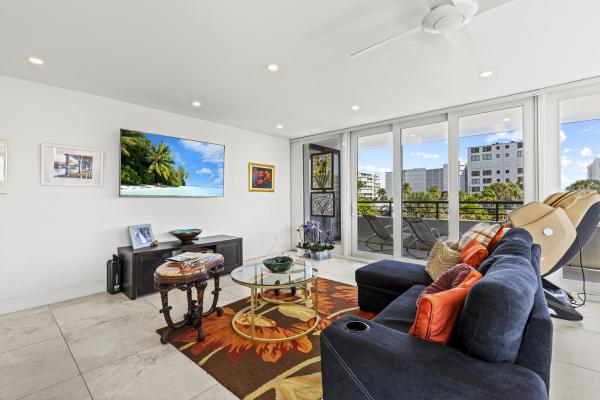 Mayfair House, 3589 S Ocean Blvd #306, South Palm Beach, Florida 33480, image 1