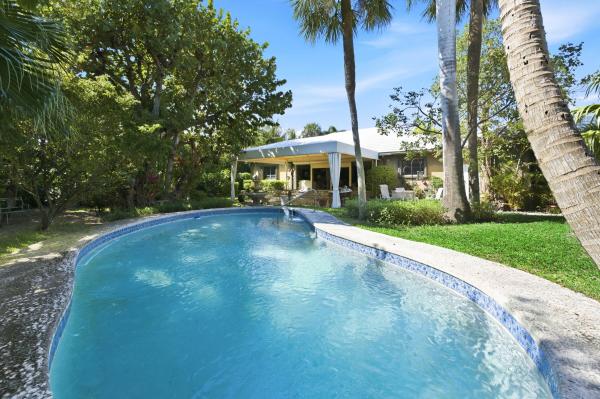 Tropic Isle, 112 Algoma Rd, Palm Beach, Florida 33480, image 1