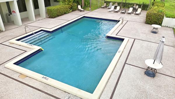 Horizons Of Inverrary, 7050 NW 44th St #705, Lauderhill, Florida 33319, image 1