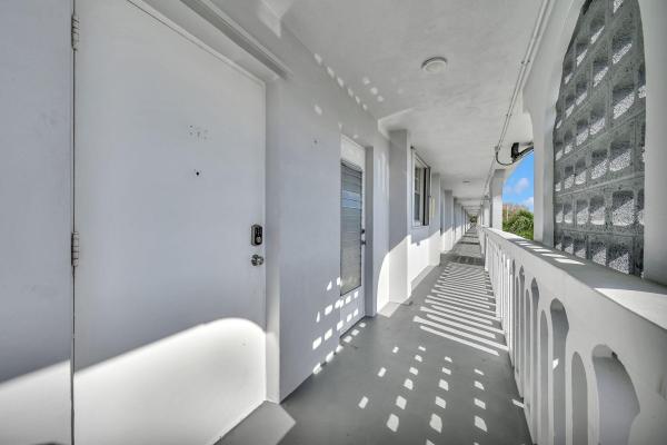 Deerfield Beach Gardens, 400 SE 10th St #303, Deerfield Beach, Florida 33441, image 2