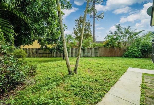 Sugar Pond Manor, 1317 Periwinkle Pl, Wellington, Florida 33414, image 3