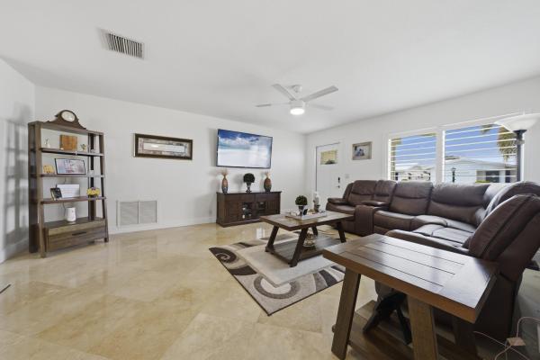 Palm Beach Leisureville, 2390 SW 14th Ave, Boynton Beach, Florida 33426, image 1