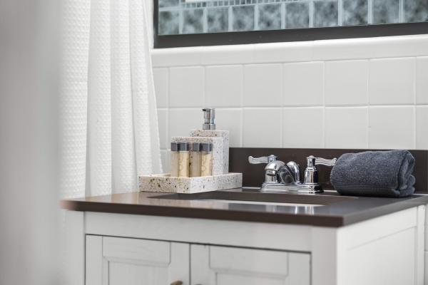 Middle River Estates, 2829 NE 17th Ave, Wilton Manors, Florida 33334, image 1