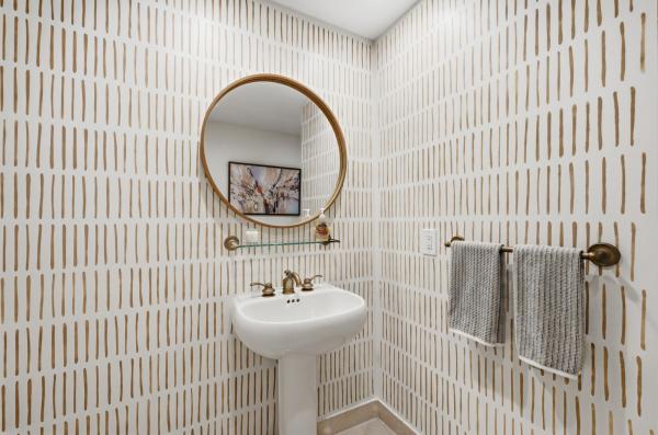 Le Club International, 2845 NE 9th St #906, Fort Lauderdale, Florida 33304, image 1