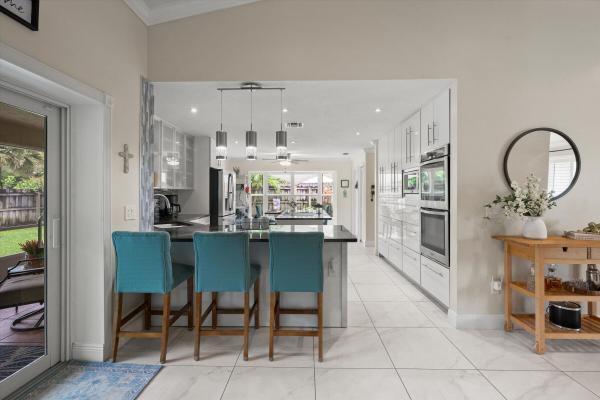 Sugar Pond Manor, 1064 Raintree Ln, Wellington, Florida 33414, image 3