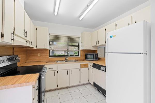 Cloisters, 3804 Devenport Ct, Greenacres, Florida 33463, image 3