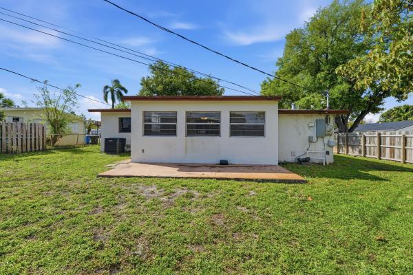 Twin Lakes South, 1531 NW 41st Ct, Oakland Park, Florida 33309, image 2