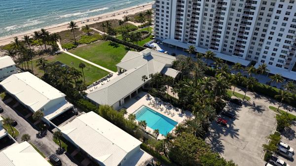 Semperviridis, 3 Winnebago Rd, Sea Ranch Lakes, Florida 33308, image 1