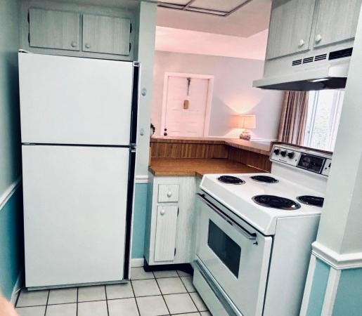 1805 Fairview Villas Dr, West Palm Beach, Florida 33406, image 1