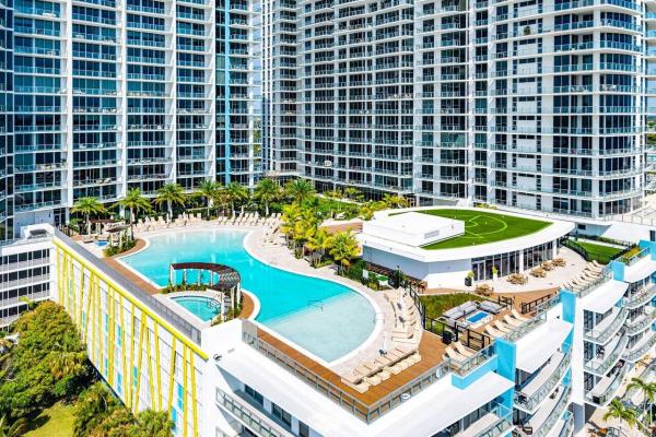 220 Lake Shore Dr #1415, Lake Park, Florida 33403, image 3