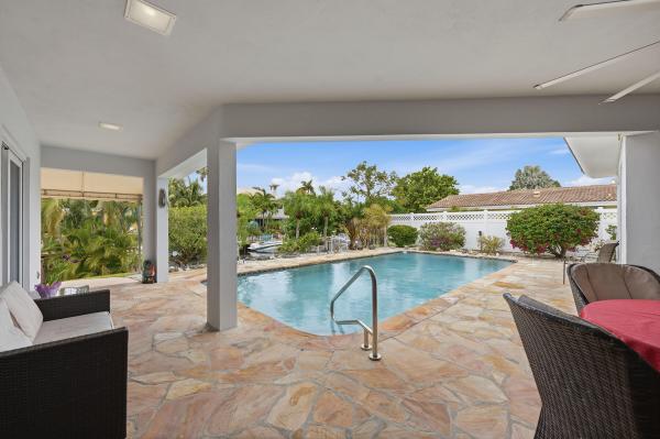Lighthouse Point Residential, 2211 NE 32nd St, Lighthouse Point, Florida 33064, image 2