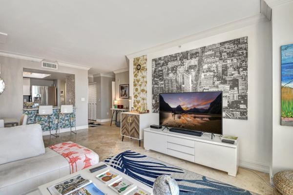 Palmetto Place, 99 SE Mizner Blvd #823, Boca Raton, Florida 33432, image 3