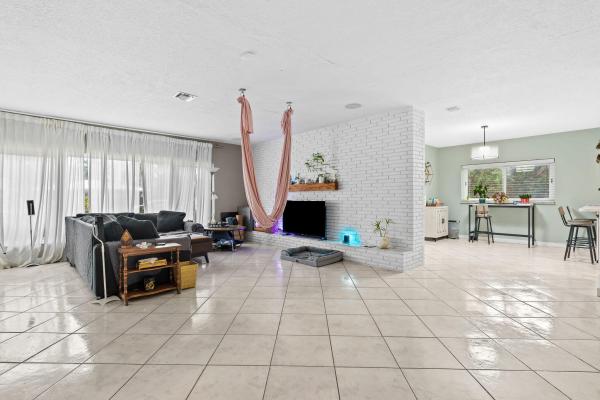 Hollywood Lakes, 939 Buchanan St, Hollywood, Florida 33019, image 3