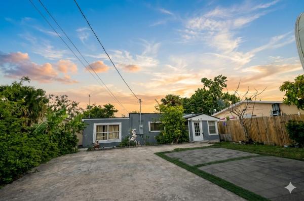 Palm Acres Estates, 2686 Summit Blvd, West Palm Beach, Florida 33406, image 1