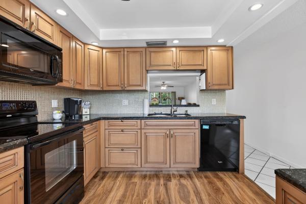 Lucaya Village, 2201 Lucaya Bnd #A1, Coconut Creek, Florida 33066, image 1