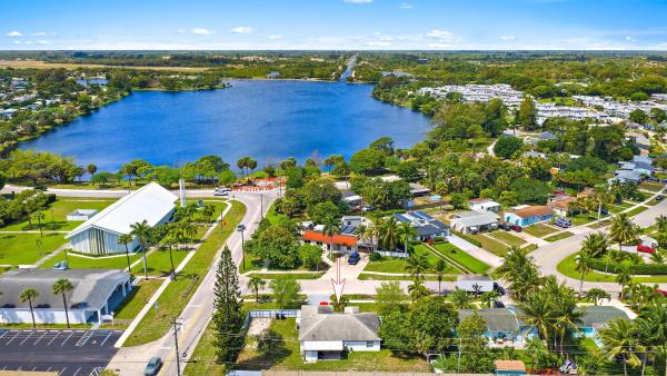 1114 Cochran Dr, Lake Worth, Florida 33461, image 3