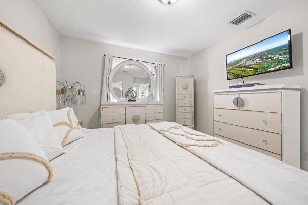 1114 Cochran Dr, Lake Worth, Florida 33461, image 2