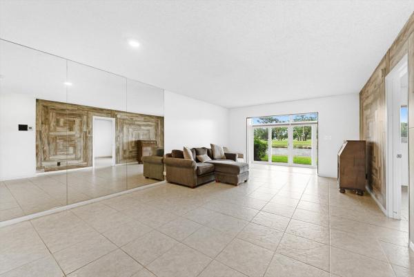 Oriole Golf & Tennis Club 1, 7807 Golf Cir Dr #109, Margate, Florida 33063, image 1