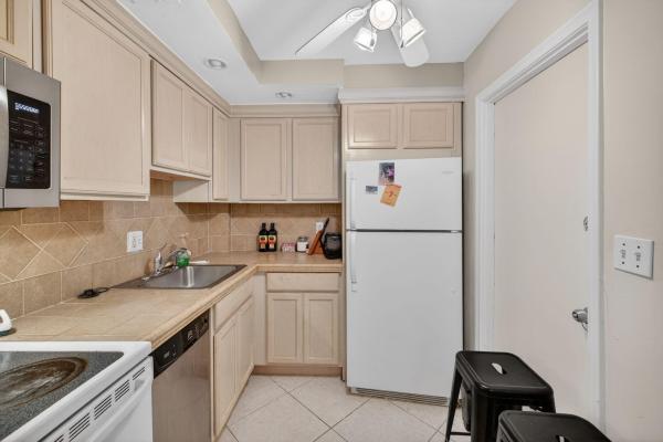 Manor Grove Village, 12 NE 19th Ct #118a, Wilton Manors, Florida 33305, image 1