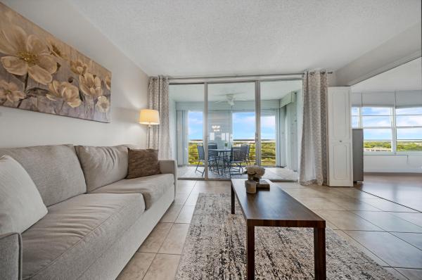 Oaks Lane At Palm-Aire, 575 Oaks Ln #1009, Pompano Beach, Florida 33069, image 3