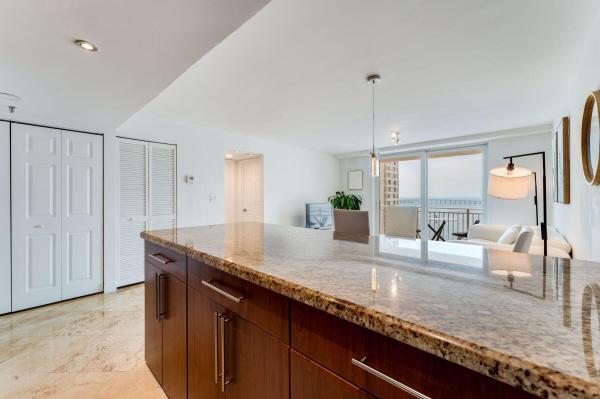 Isola, 770 Claughton Island Dr, Miami, Florida 33131, image 1