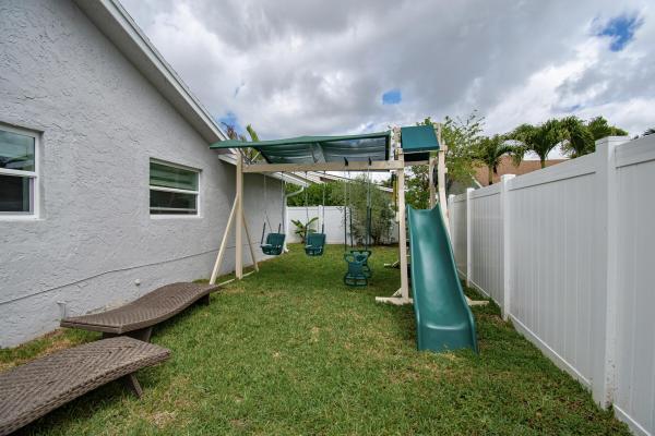 Montoya Estates, 7484 Malibu Cres, Boca Raton, Florida 33433, image 3