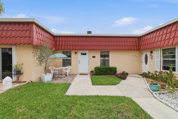 644 Marlboro Oval, Lake Worth Beach, Florida 33467, image 1