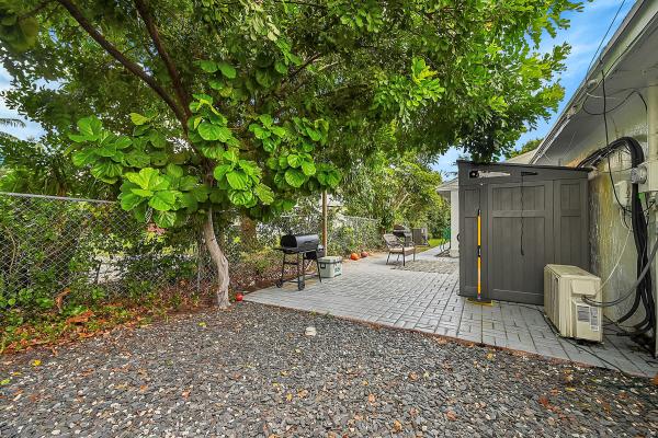 Lake Worth Town, 1331 S Palmway, Lake Worth Beach, Florida 33460, image 1