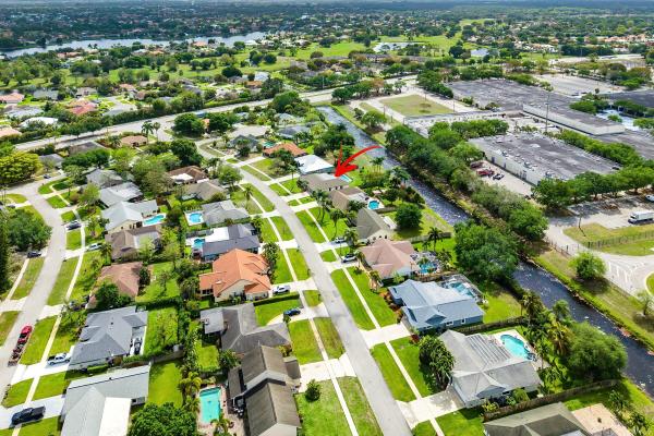 Sugar Pond Manor, 13795 Geranium Pl, Wellington, Florida 33414, image 3