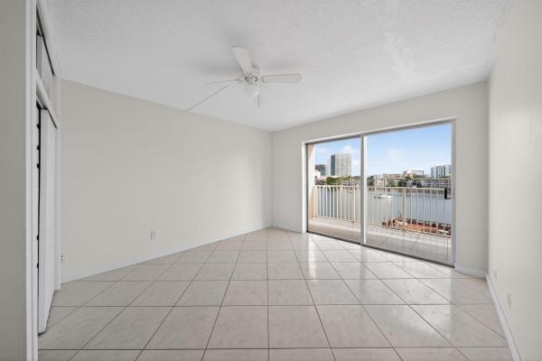 Park Layne Towers, 400 Golden Isles Dr #37, Hallandale Beach, Florida 33009, image 2