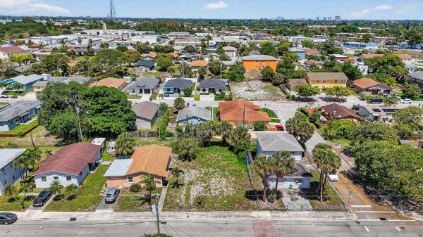 Pleasant Heights, 1204 W 35th St, Riviera Beach, Florida 33404, image 2