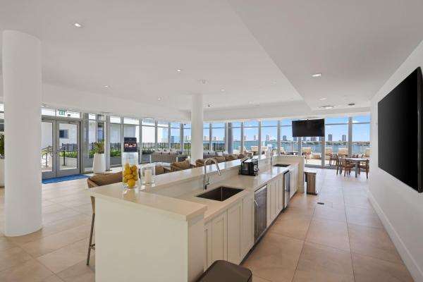 Nautilus 220, 220 Lake Shore Dr #1121, Lake Park, Florida 33403, image 1