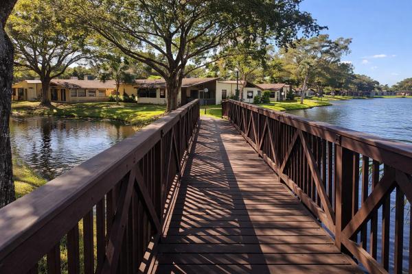 Cambridge House Of Carriage Hills, 300 Berkley Rd #112, Hollywood, Florida 33024, image 3