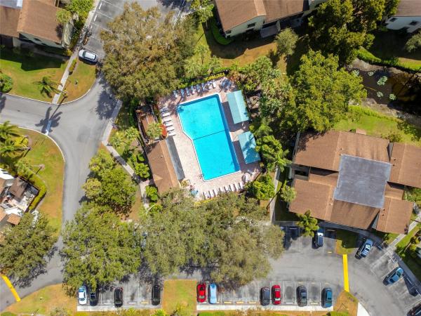 Karanda Village 1, 3183 Cocoplum Cir #3375, Coconut Creek, Florida 33063, image 3
