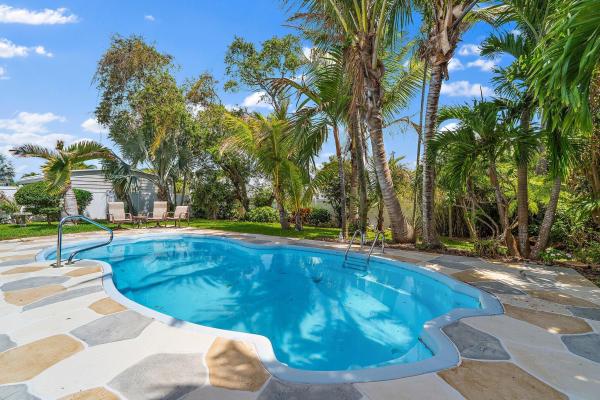 Chapel Court, 106 Chapel Ln, Tequesta, Florida 33469, image 3