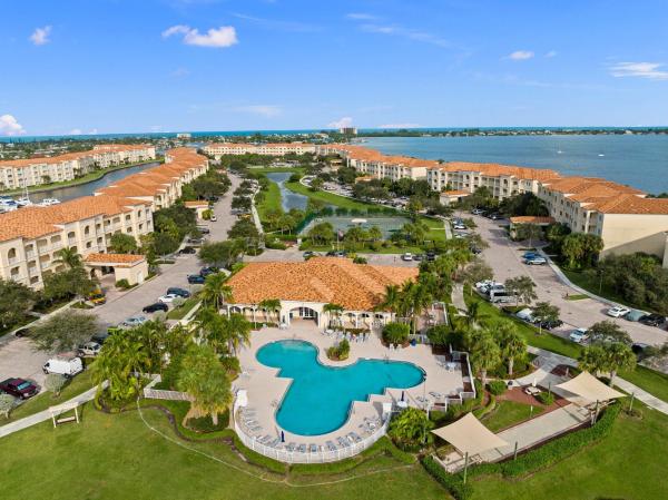 Harbour Isle West, 16 W Harbour Isle Dr #303, Fort Pierce, Florida 34949, image 1