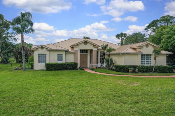 Meadowood Golf & Tennis Club, 2987 Conifer Dr, Fort Pierce, Florida 34951, image 1