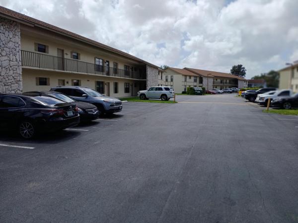 Sherwood Village, 5925 Longbow Ln #4, West Palm Beach, Florida 33415, image 2