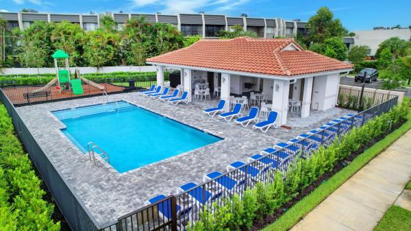 Lakewood Cove, 6851 Broadwater Ln, Lake Worth Beach, Florida 33467, image 1