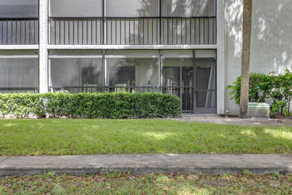 Hi-Greens Of Inverrary, 5860 NW 44th St #111, Lauderhill, Florida 33319, image 1