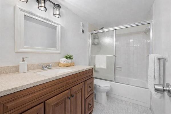 Sunrise Island, 3955 N Nob Hill Rd #404, Sunrise, Florida 33351, image 2