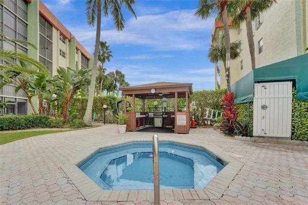 Cross Fox, 5300 NE 24th Ter #218C, Fort Lauderdale, Florida 33308, image 2