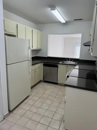 The Palms Of Pembroke, 417 E Palm Cir Cir #417, Pembroke Pines, Florida 33025, image 2