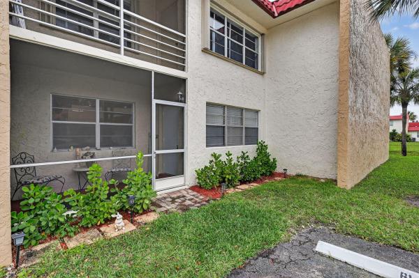 Golden Lakes Village, 211 Lake Dora Dr, West Palm Beach, Florida 33411, image 1