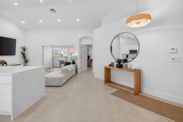 Floral Lakes, 6171 Floral Lakes Dr, Delray Beach, Florida 33484, image 2