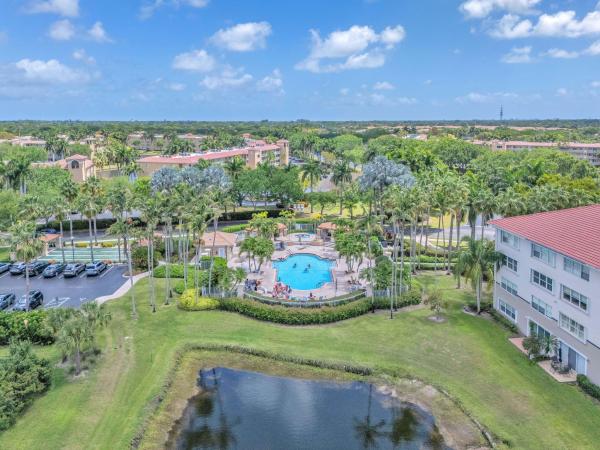 5842 Crystal Shores Dr #302, Boynton Beach, Florida 33437, image 2
