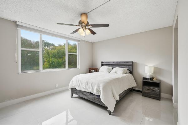 Hillcrest, 3800 Hillcrest Dr #310, Hollywood, Florida 33021, image 2